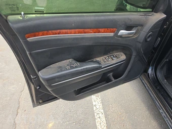2014 Chrysler 300 – miniatura 9