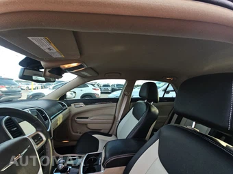 2014 Chrysler 300 – miniatura 18