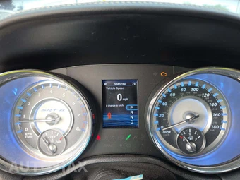 2014 Chrysler 300 SRT8 – miniatura 9