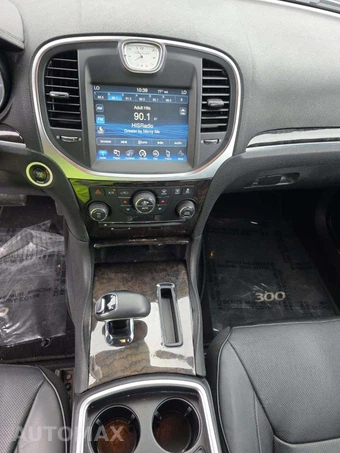2014 Chrysler 300C - miniatura 7