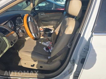 2014 Chrysler 300C - miniatura 7