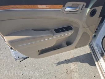 2014 Chrysler 300C - miniatura 9