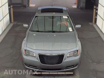 2014 Chrysler 300S – miniatura 2