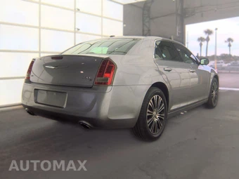 2014 Chrysler 300S – miniatura 4