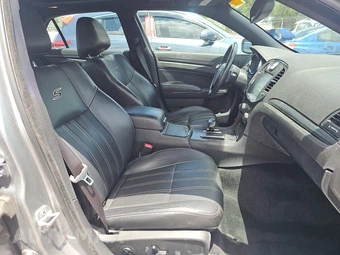 2014 Chrysler 300S – miniatura 8