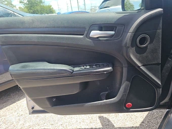 2014 Chrysler 300S – miniatura 9