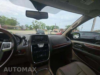 2014 Chrysler Town & Country Limited 121.2" WB - miniatura 10