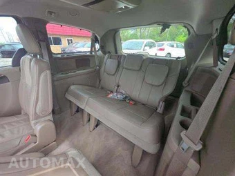 2014 Chrysler Town & Country Limited 121.2" WB - miniatura 14