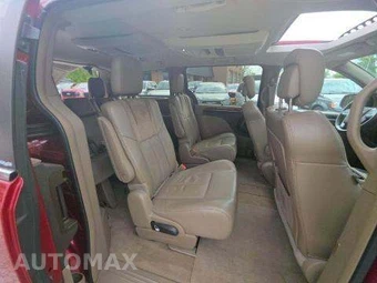 2014 Chrysler Town & Country Limited 121.2" WB - miniatura 17