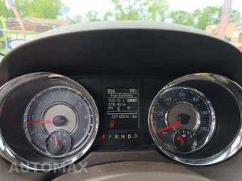 2014 Chrysler Town & Country Limited 121.2" WB - miniatura 9