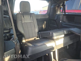 2014 Chrysler Town & Country S 121.2" WB - miniatura 14