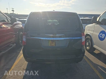 2014 Chrysler Town & Country S 121.2" WB - miniatura 5
