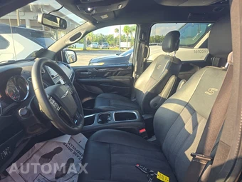 2014 Chrysler Town & Country S 121.2" WB - miniatura 7