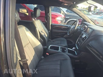 2014 Chrysler Town & Country S 121.2" WB - miniatura 8