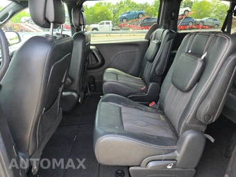2014 Chrysler Town & Country S 121.2" WB - miniatura 13