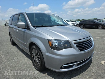 2014 Chrysler Town & Country S 121.2" WB - miniatura 3
