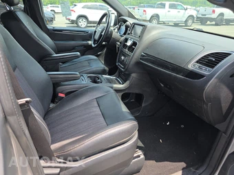 2014 Chrysler Town & Country S 121.2" WB - miniatura 8