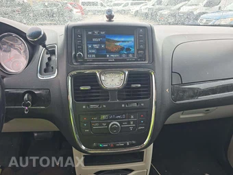 2014 Chrysler Town & Country Touring 121.2" WB - miniatura 7