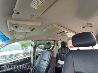 2014 Chrysler Town & Country Touring 121.2" WB - miniatura 8