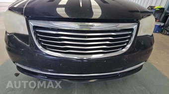 2014 Chrysler Town & Country Touring 121.2" WB - miniatura 22