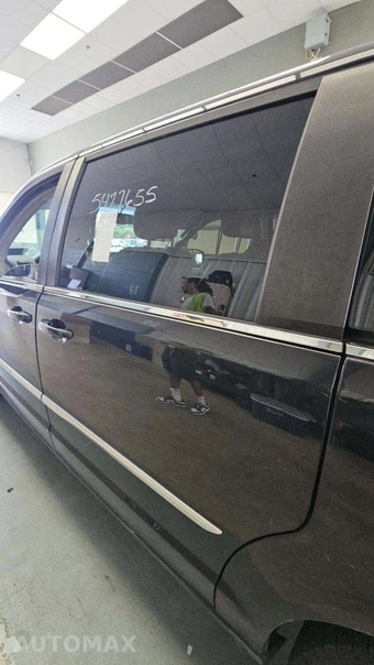 2014 Chrysler Town & Country Touring 121.2" WB - miniatura 26