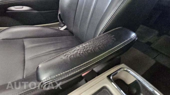 2014 Chrysler Town & Country Touring 121.2" WB - miniatura 32
