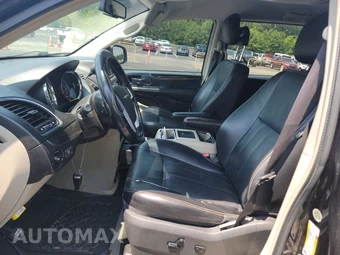 2014 Chrysler Town & Country Touring 121.2" WB - miniatura 7