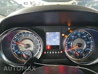 2014 Chrysler Town & Country Touring 121.2" WB - miniatura 12