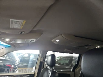 2014 Chrysler Town & Country Touring 121.2" WB - miniatura 18