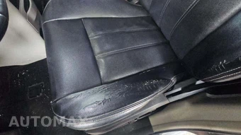 2014 Chrysler Town & Country Touring 121.2" WB - miniatura 23