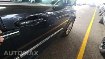 2014 Chrysler Town & Country Touring 121.2" WB - miniatura 31