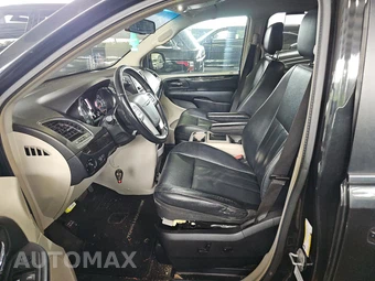 2014 Chrysler Town & Country Touring 121.2" WB - miniatura 7