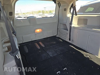 2014 Chrysler Town & Country Touring 121.2" WB – miniatura 14