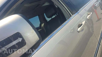 2014 Chrysler Town & Country Touring 121.2" WB – miniatura 26