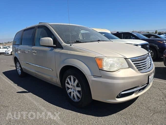 2014 Chrysler Town & Country Touring 121.2" WB – miniatura 3
