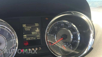 2014 Chrysler Town & Country Touring 121.2" WB – miniatura 31