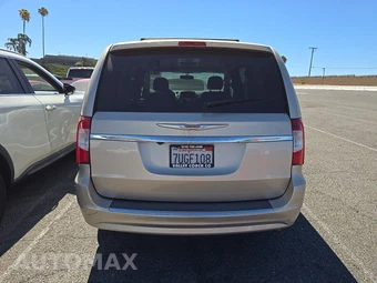 2014 Chrysler Town & Country Touring 121.2" WB – miniatura 5