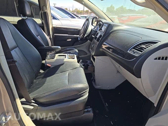 2014 Chrysler Town & Country Touring 121.2" WB – miniatura 8