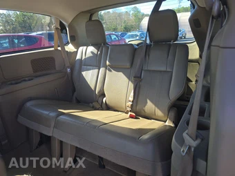 2014 Chrysler Town & Country Touring 121.2" WB – miniatura 14