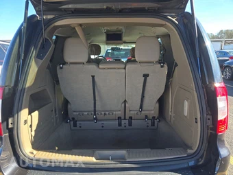 2014 Chrysler Town & Country Touring 121.2" WB – miniatura 17