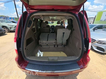 2014 Chrysler Town & Country Touring 121.2" WB - miniatura 15