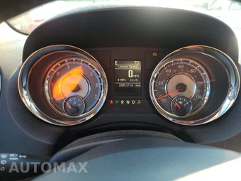 2014 Chrysler Town & Country Touring 121.2" WB - miniatura 12