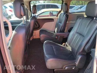 2014 Chrysler Town & Country Touring 121.2" WB - miniatura 13