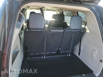 2014 Chrysler Town & Country Touring 121.2" WB - miniatura 17