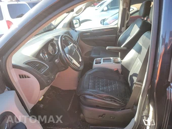 2014 Chrysler Town & Country Touring 121.2" WB - miniatura 7