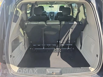 2014 Chrysler Town & Country Touring 121.2" WB - miniatura 19