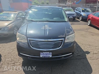 2014 Chrysler Town & Country Touring 121.2" WB - miniatura 2