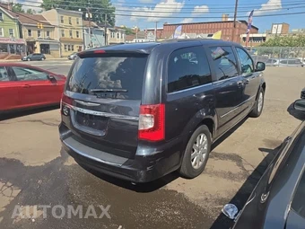 2014 Chrysler Town & Country Touring 121.2" WB - miniatura 4