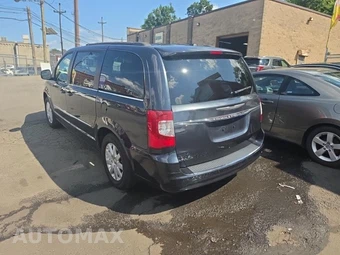 2014 Chrysler Town & Country Touring 121.2" WB - miniatura 6