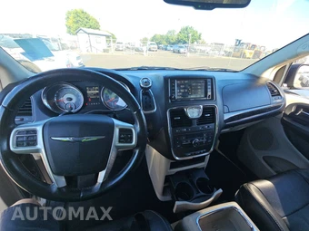 2014 Chrysler Town & Country Touring 121.2" WB - miniatura 11